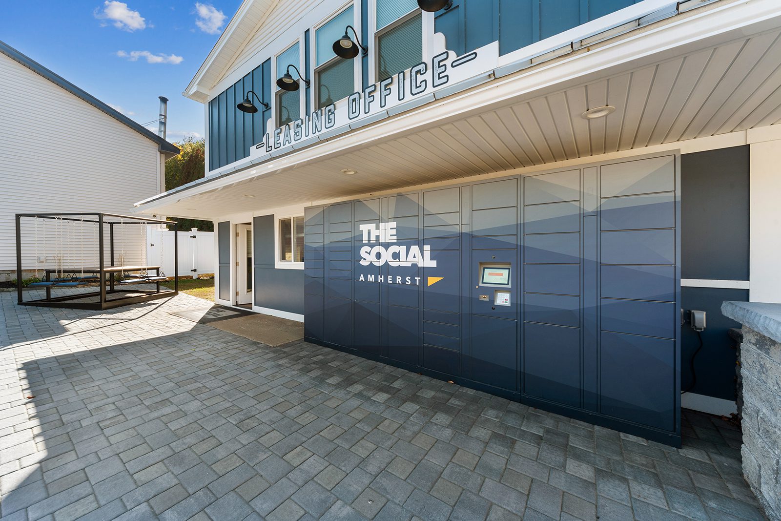 the-social-amherst-apartment-homes-for-rent-sunderland-ma-01375-package-lockers
